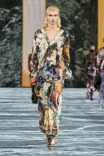 Look 46